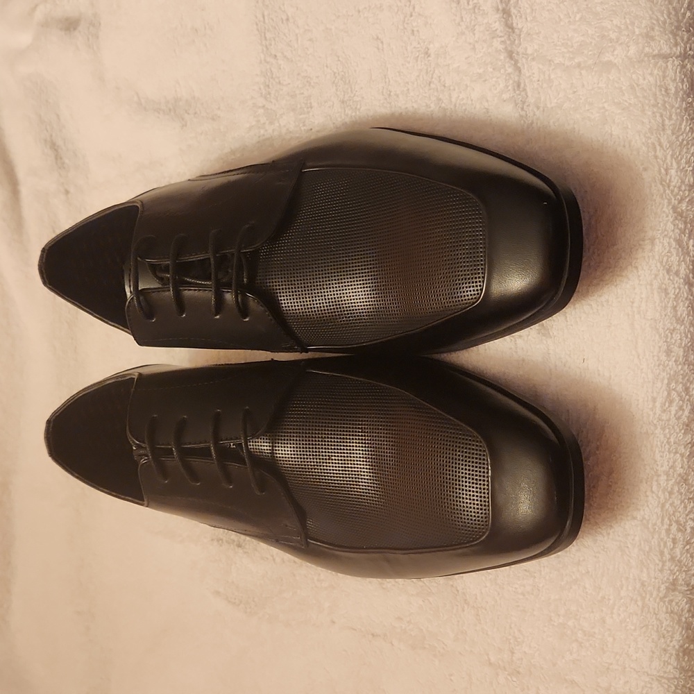 Mint Condition Steve Madden Men's Dress Shoes
